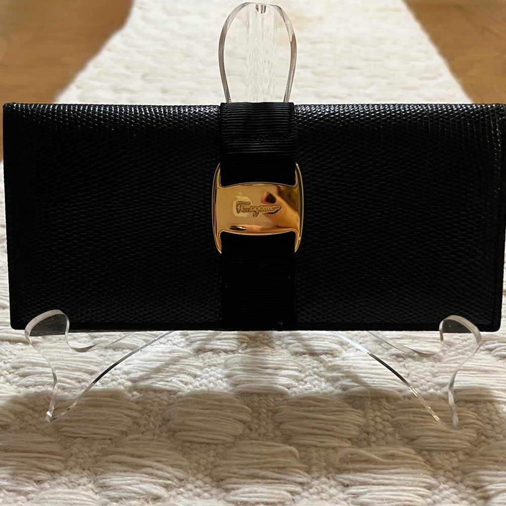 EUC Salvatore Ferragamo Vara Bow Black Leather Continental Wallet